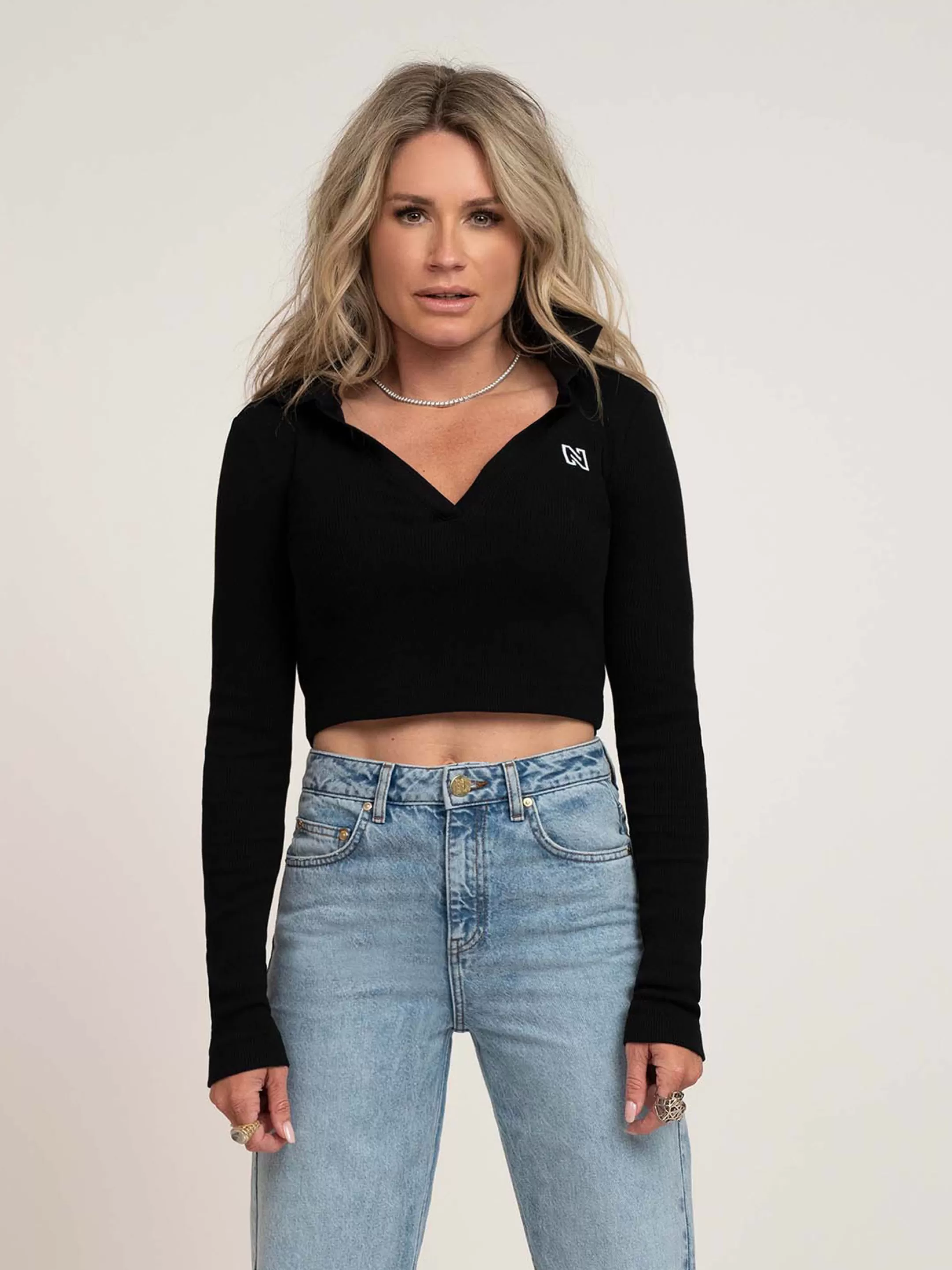 New NIKKIE Cropped long-sleeved top with collar Black