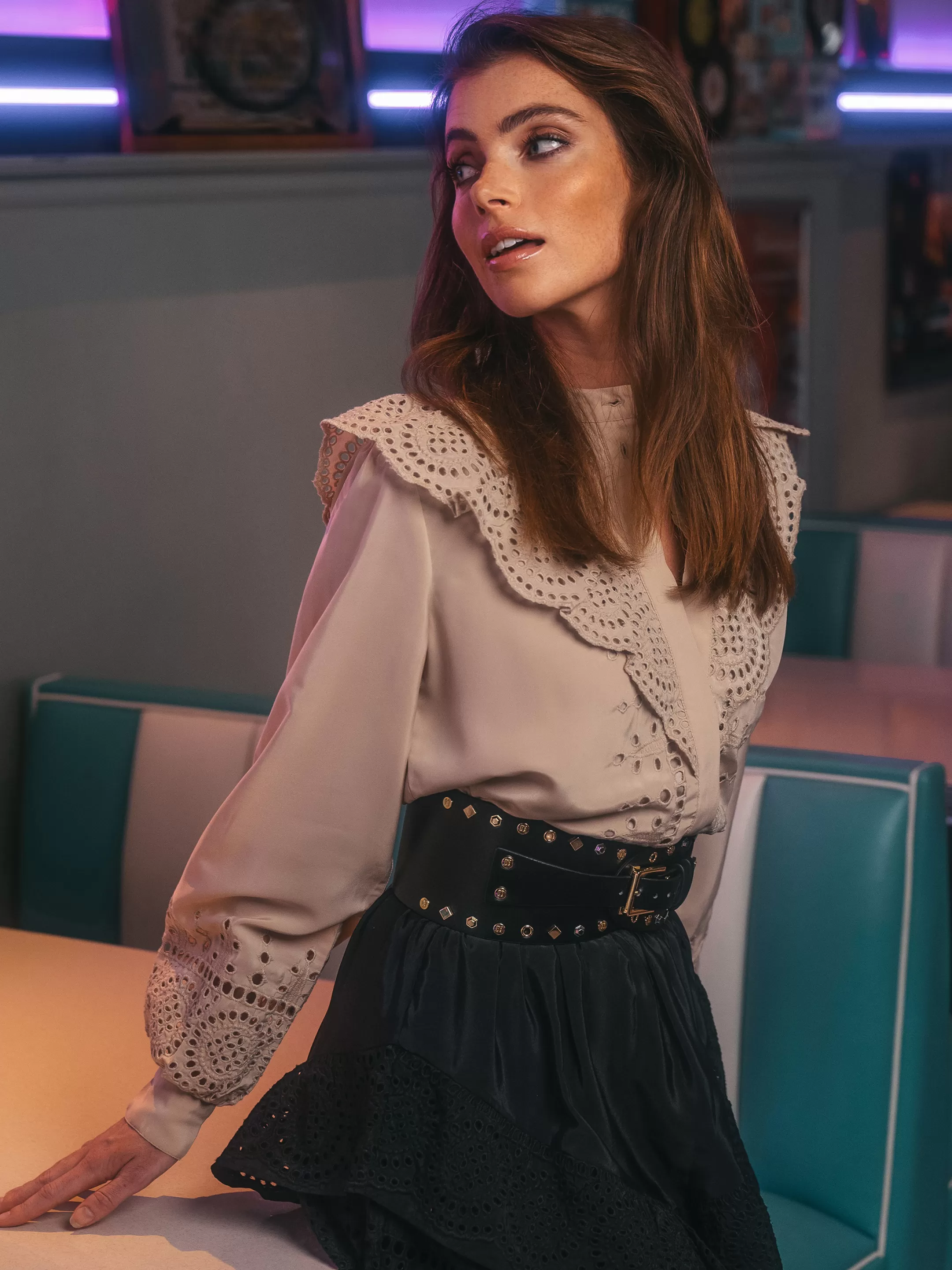 Online NIKKIE Lace blouse Hummus
