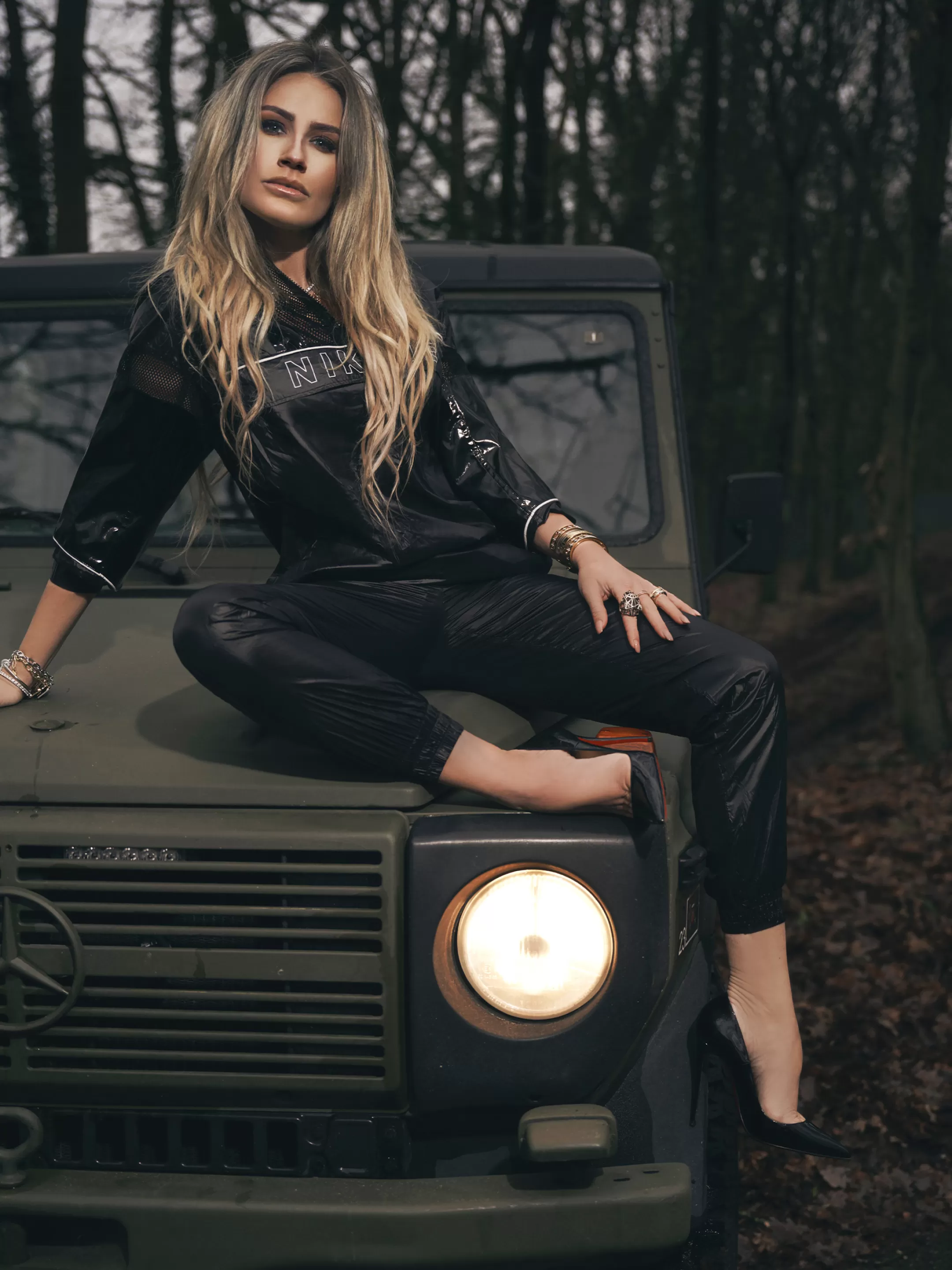 Hot NIKKIE PANTS WITH POCKETS AND LOGO Black