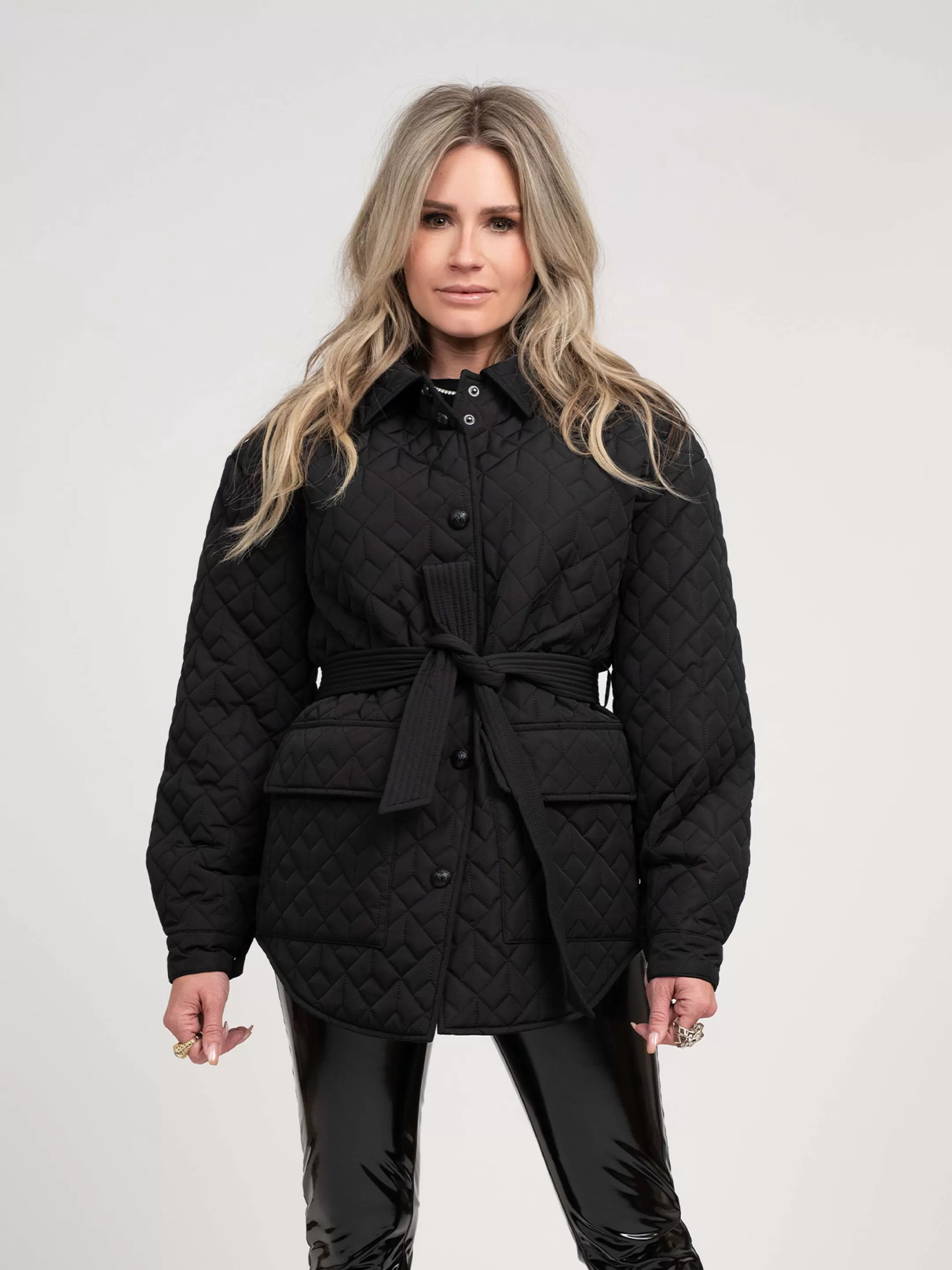 New NIKKIE Quilted jacket with tie belt Black