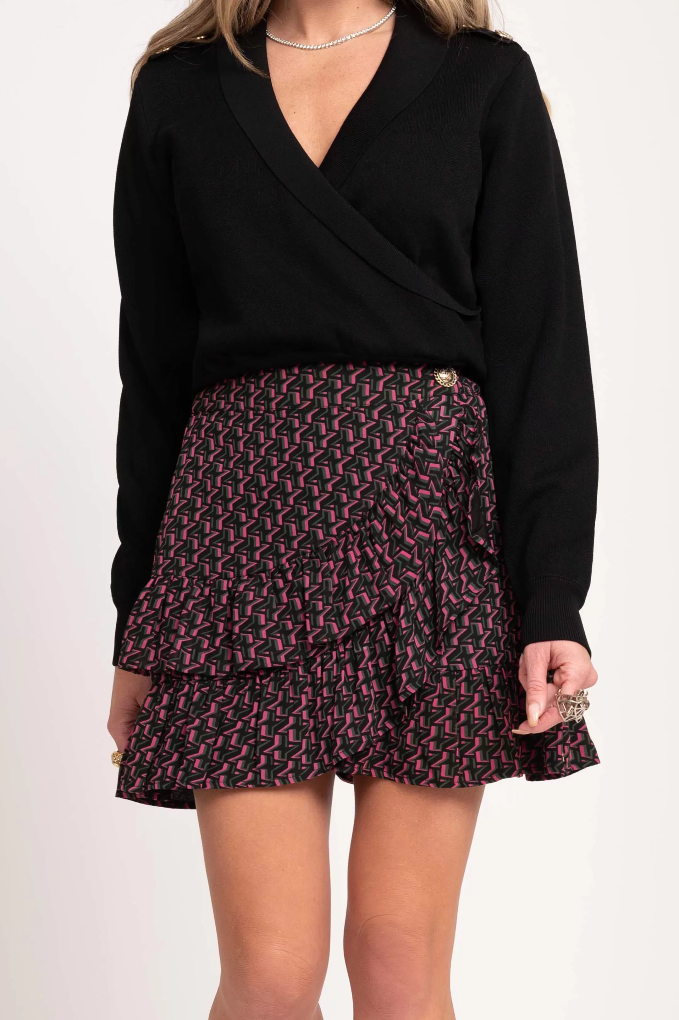 Discount NIKKIE Skirt with ruffles and all-over print Black/Raspberry Rose